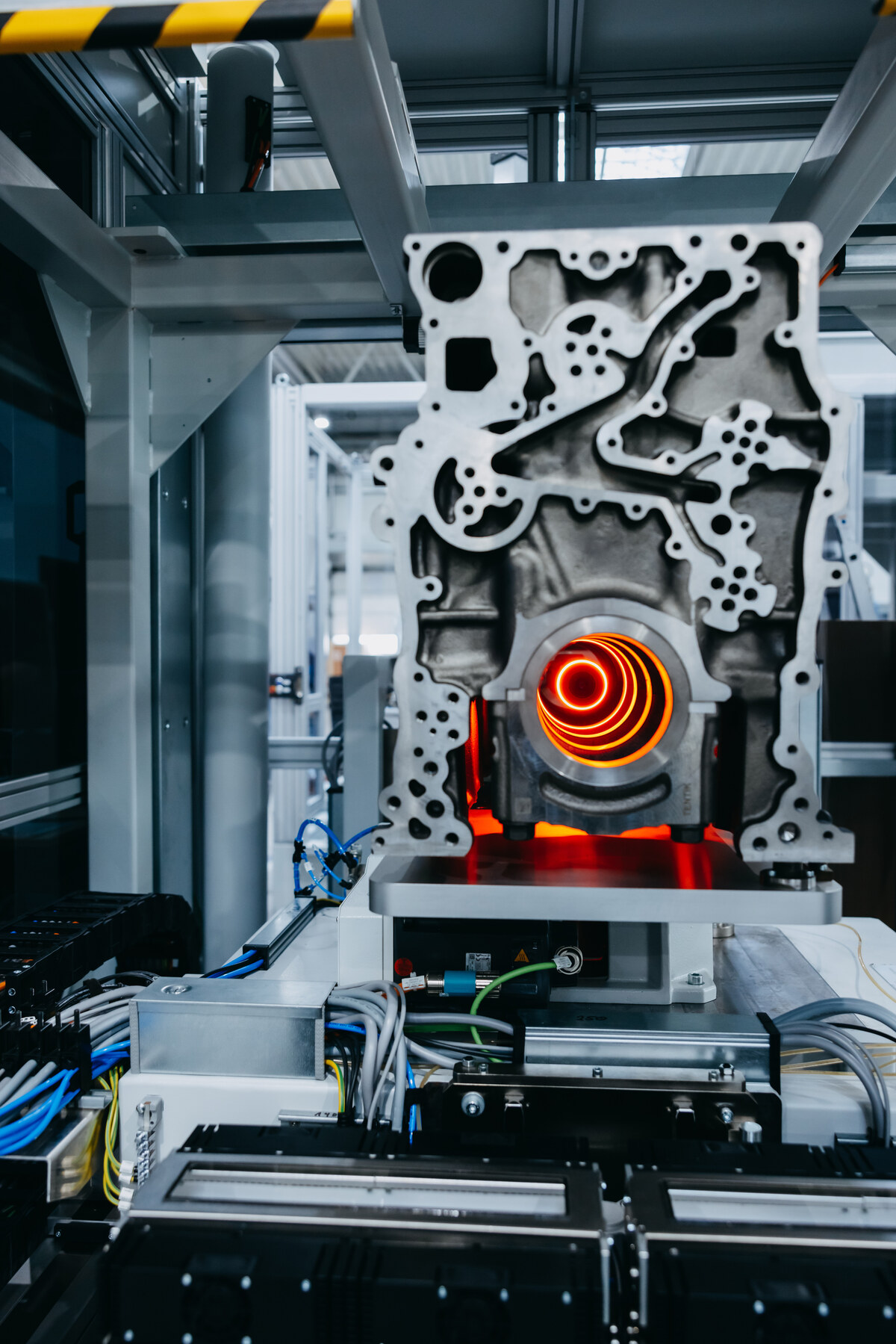 Control dimensional și detecție defecte în blocuri motor pentru camioane