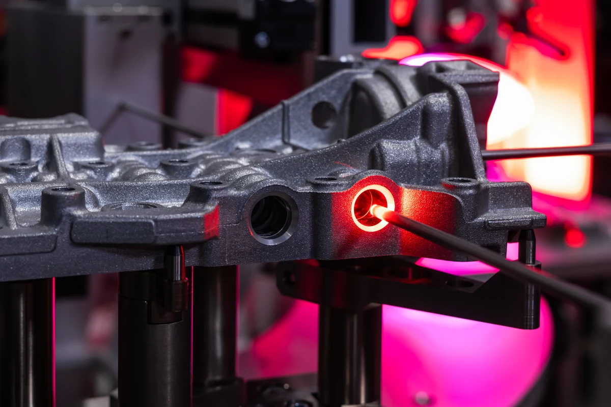 Inspecție automată a pieselor metalice cu Visionline B5 - precizie industrială