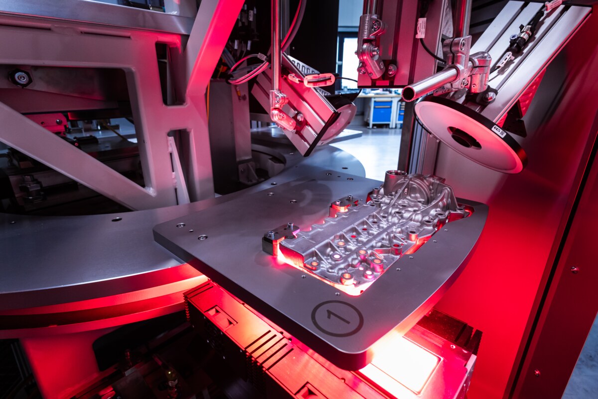 Scanare completă a componentelor industriale - sistem multisenzor Visionline în acțiune