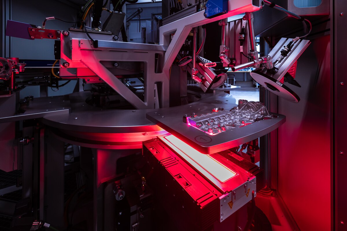 Tehnologie Visionline F400S pentru scanare completă a suprafețelor mari - sistem de inspecție inline