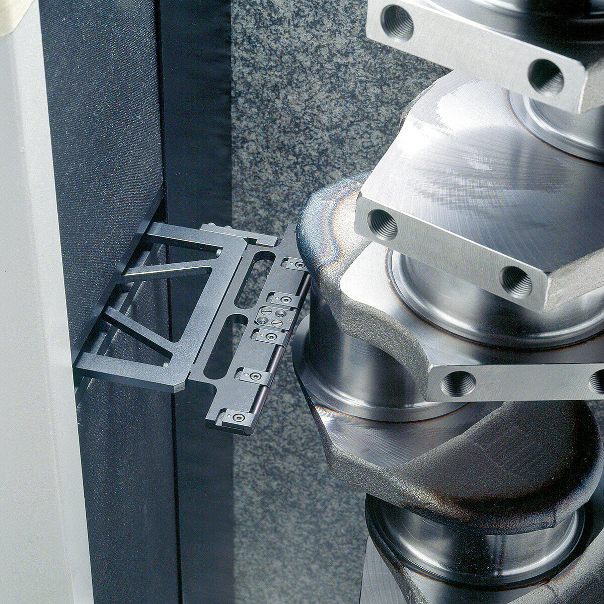 Control de formă arbori cotiți - precizie în inspecția industrială