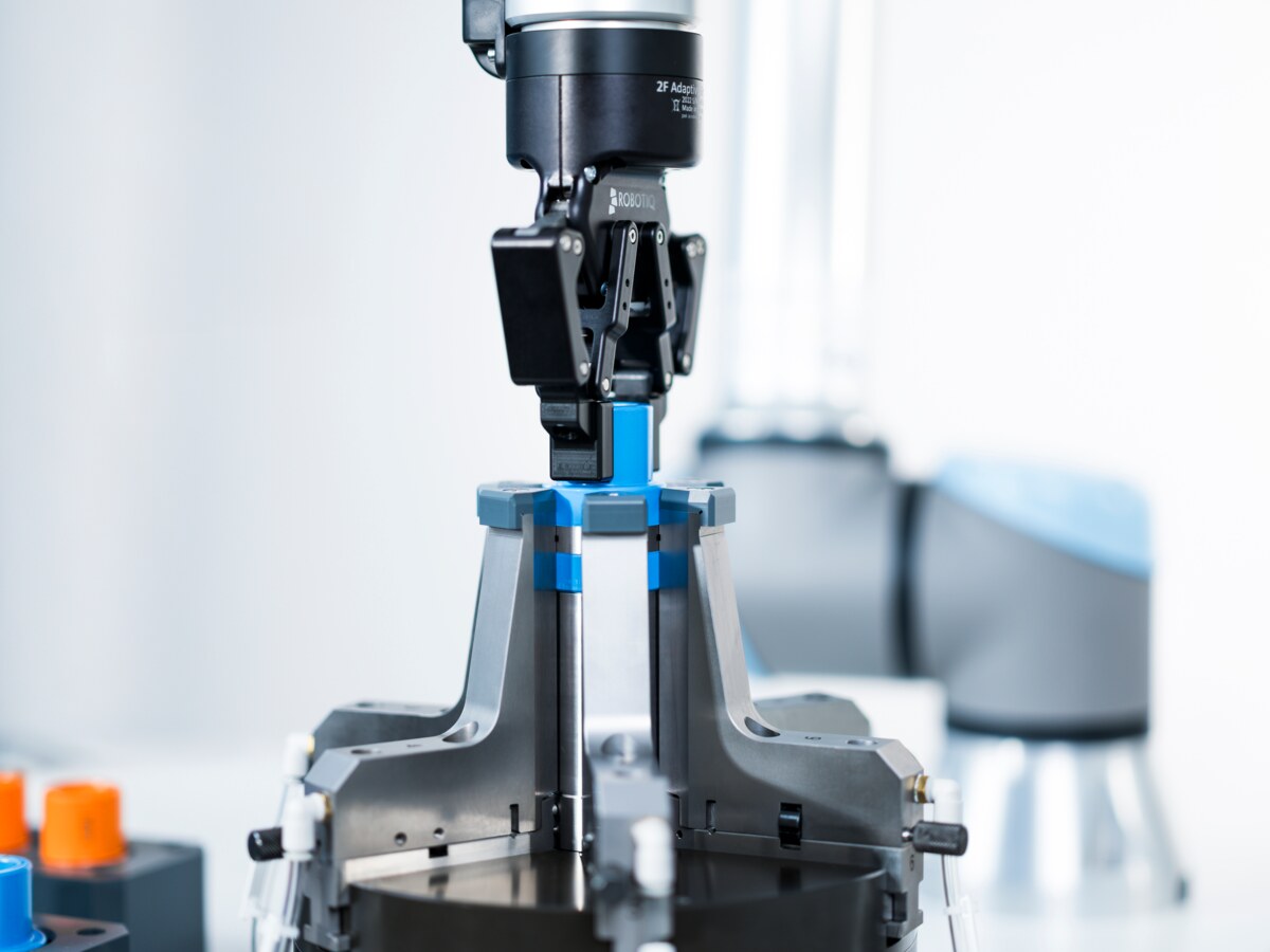 Aplicație AG290 cu braț colaborativ pentru alimentare automată