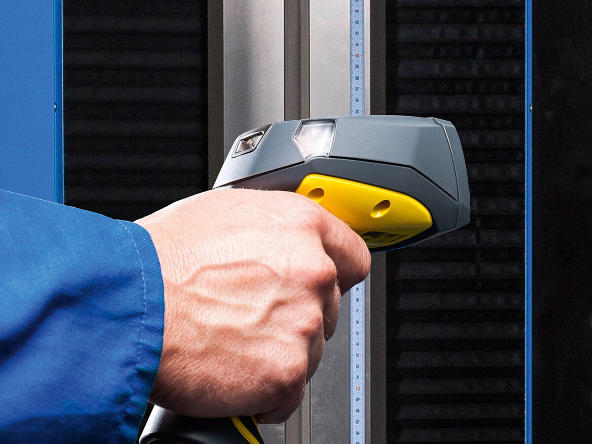 Scanner coduri de bare pentru identificarea rapidă a pieselor