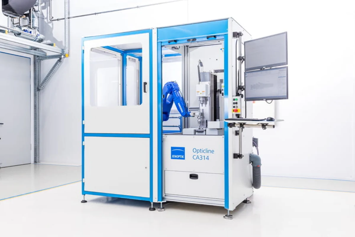 Opticline CA314 cu robot - soluție de măsurare automatizată