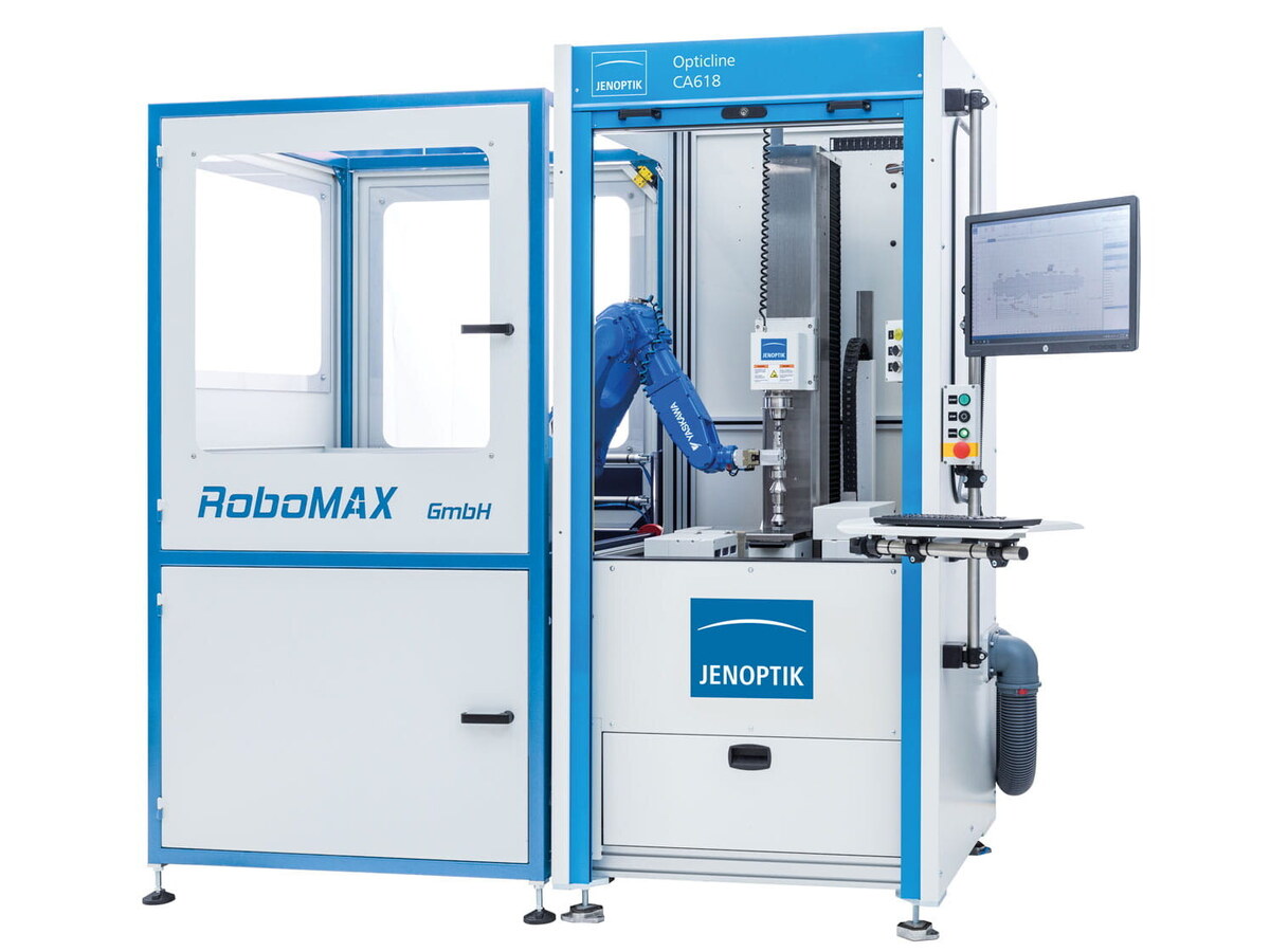 Sistem Opticline CA echipat cu braț robotic RoboMAX pentru încărcare automată