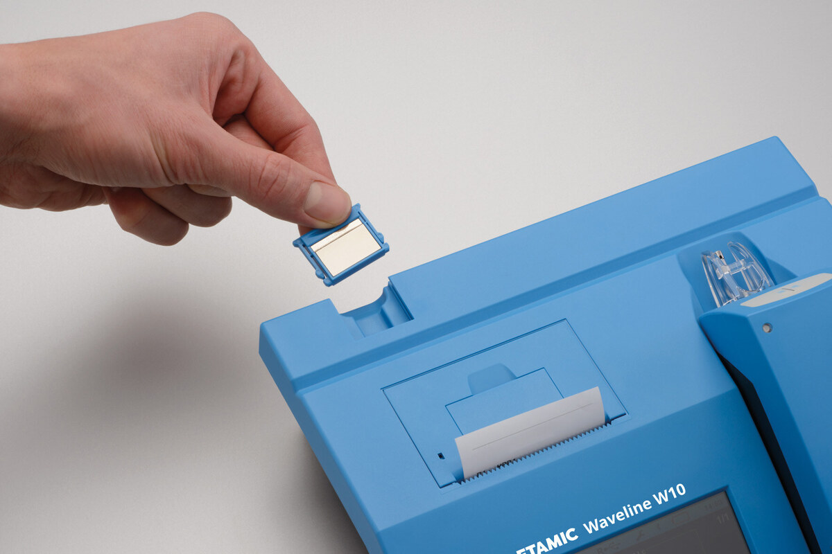 Verificare rapidă cu etalonul de rugozitate integrat în Waveline W10