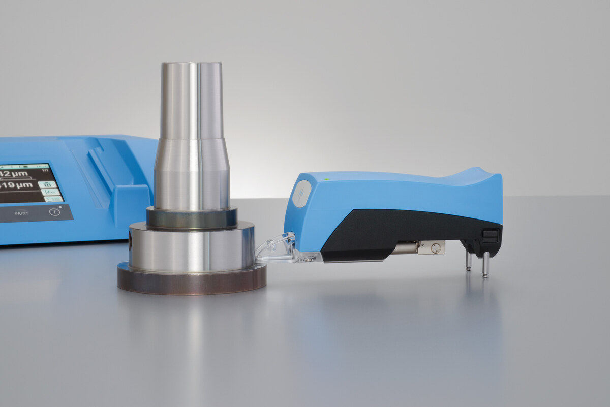 Ajustare înălțime a traverseului LV17 pe sistemul Waveline W10