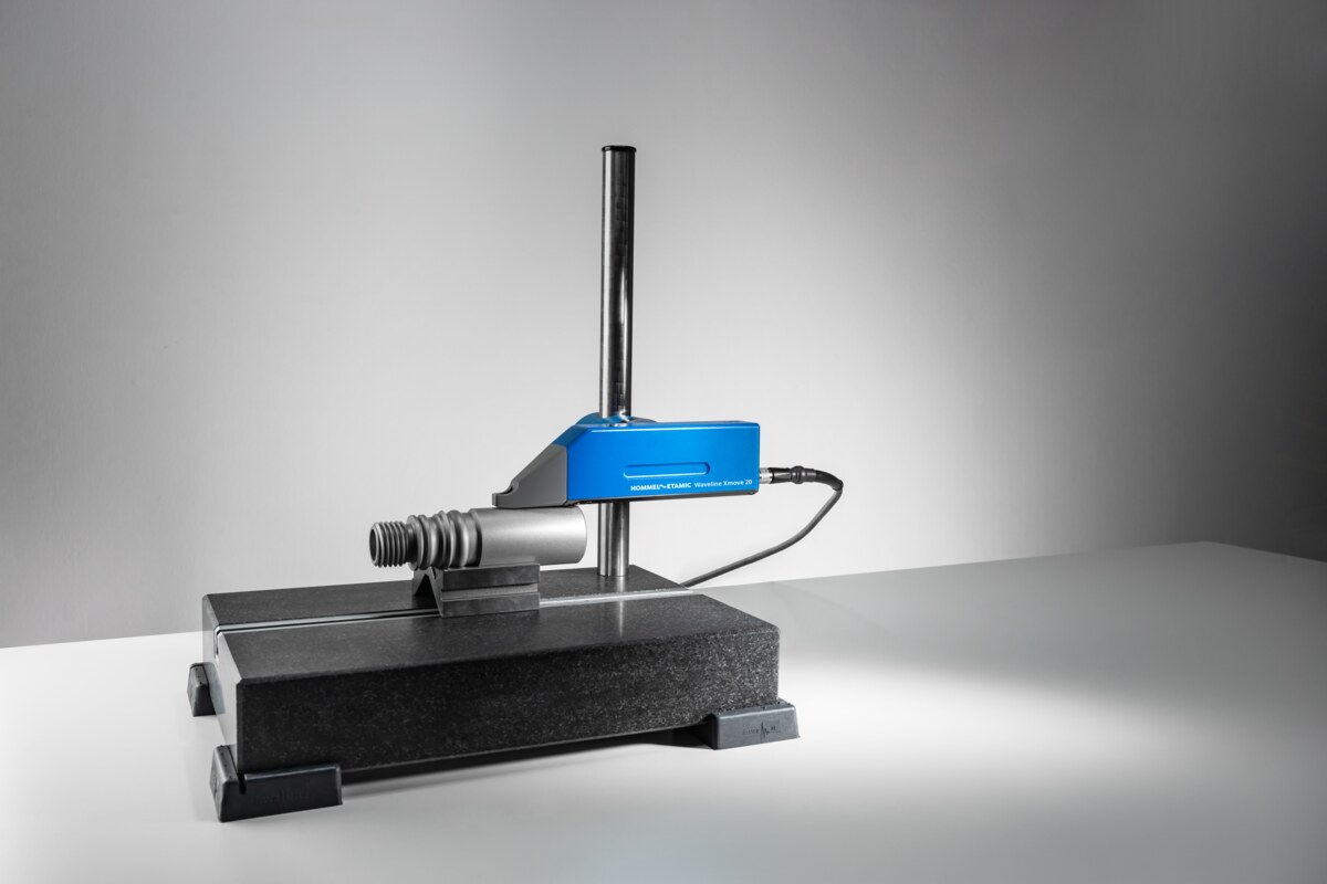 Unitate Waveline W40 pe stand MS300, pregătită pentru măsurare