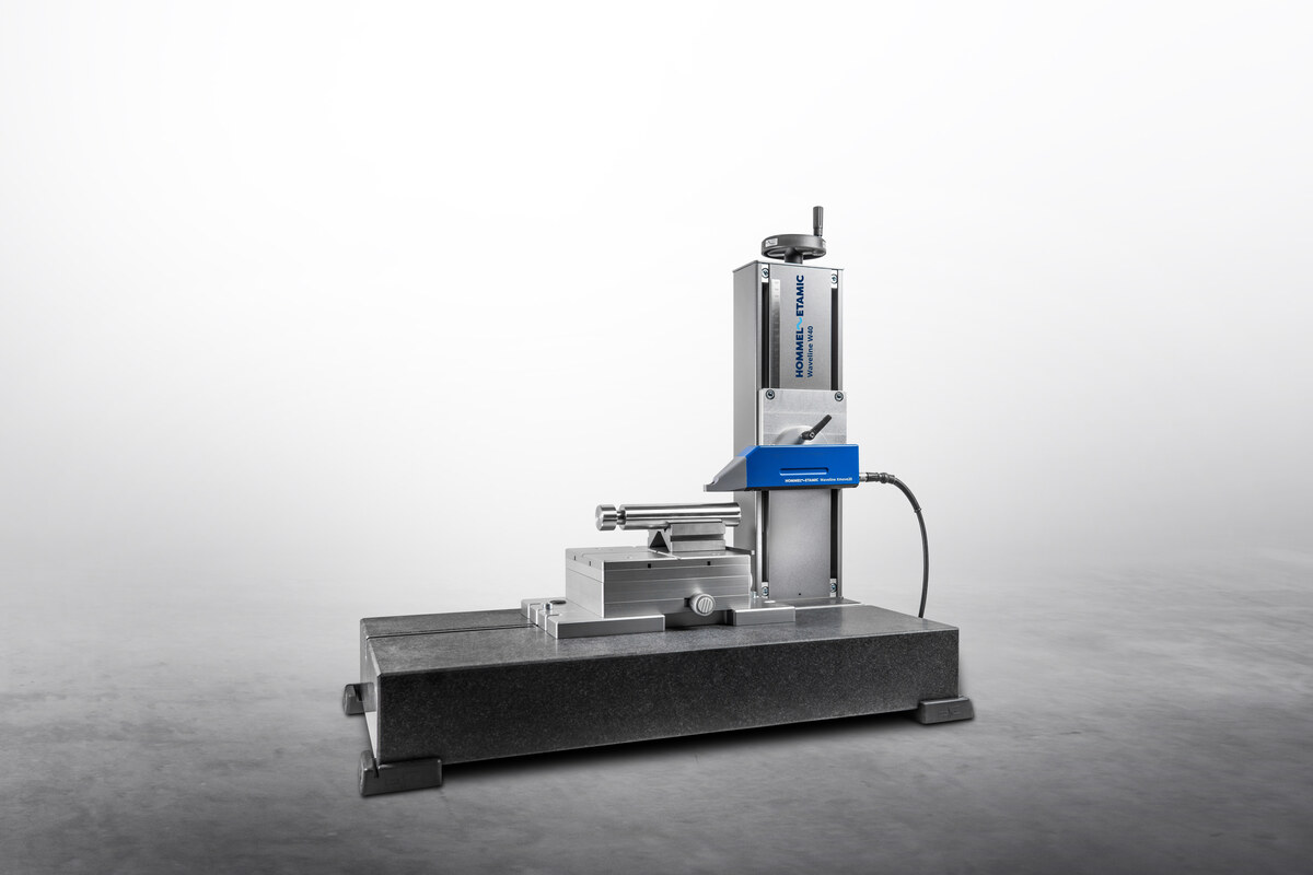 Stație Waveline W40 cu traverse Xmove 20 și coloană Zmove pe suport granit