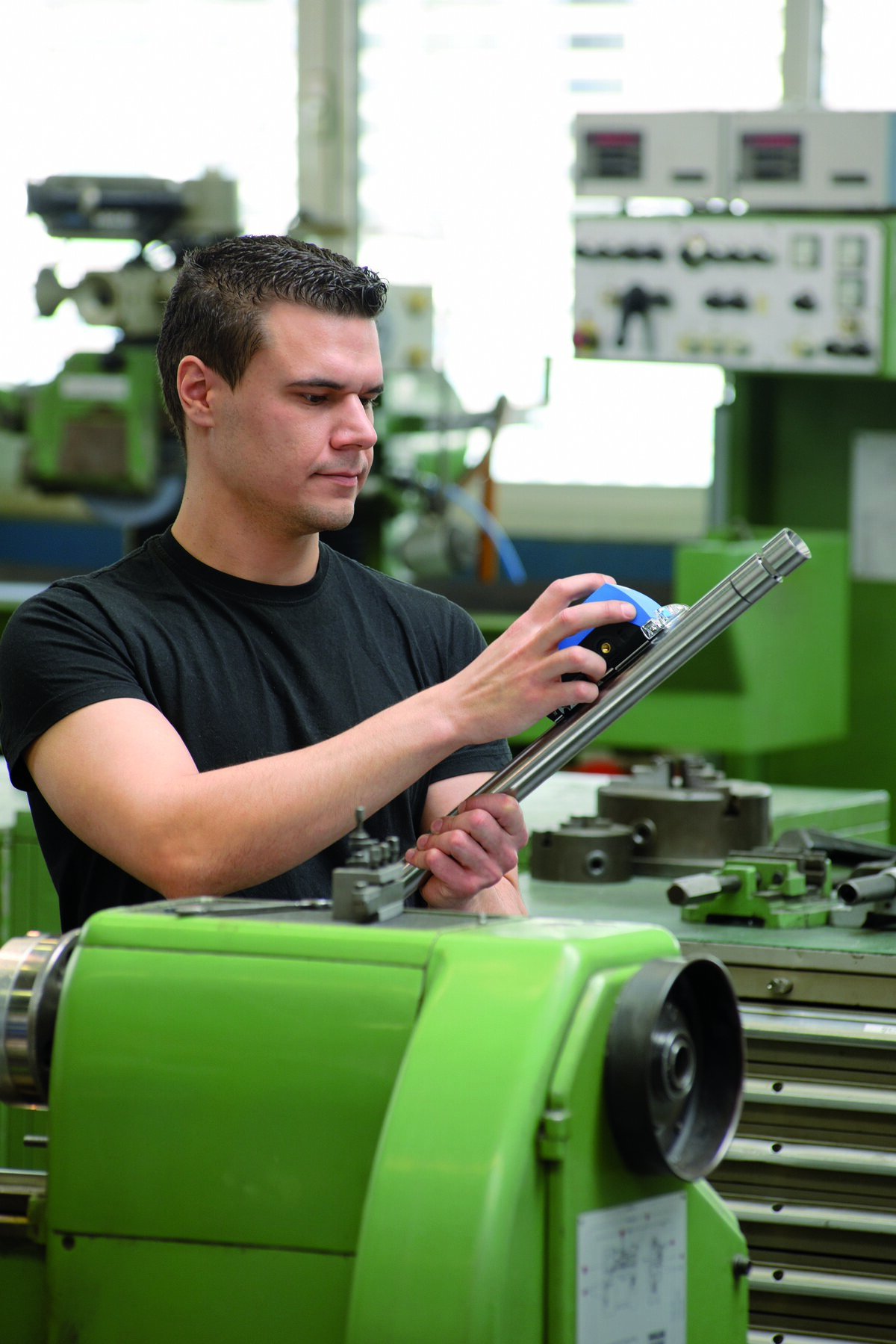 Măsurare rugozitate cu Waveline W5 direct pe linia de producție