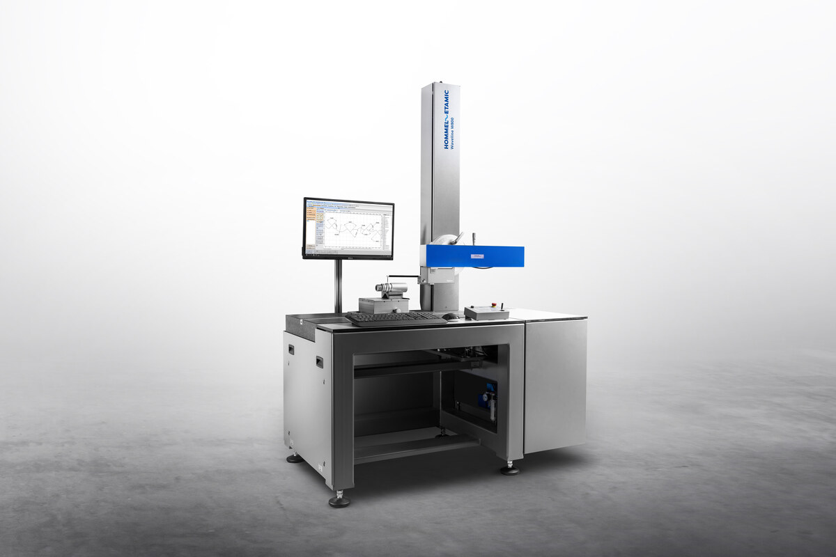 Stația Waveline W800 Digiscan pe fundal industrial