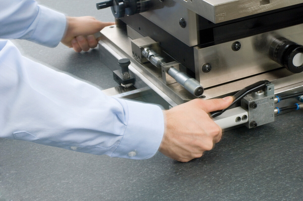 Detaliu ghidaj cu aer pentru poziționare precisă Waveslide